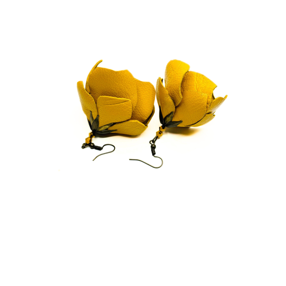 Cercei Handmade din Piele Naturala Galbena Afrodita – Cercei