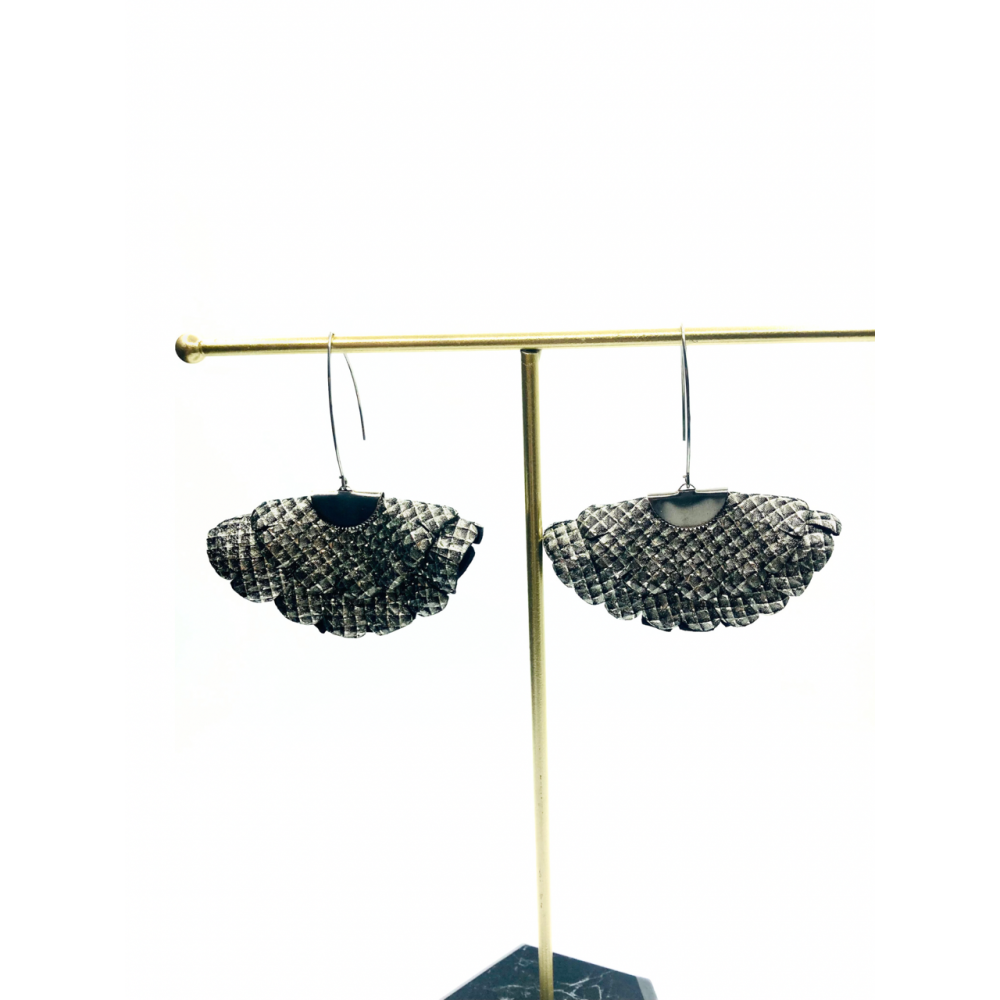 Cercei Handmade din Piele Naturala Gri Metalizat Mozaic Boema - readytowear