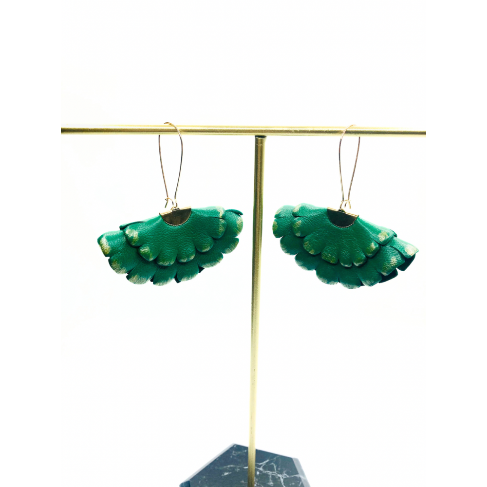 Cercei Handmade din Piele Naturala Verde Smarald Auriu Boema - readytowear