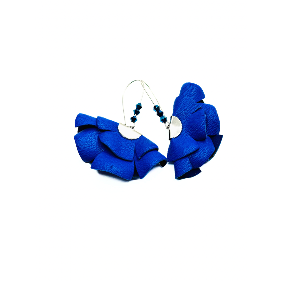Cercei Handmade din Piele Naturala Albastra Cleopatra – Cercei