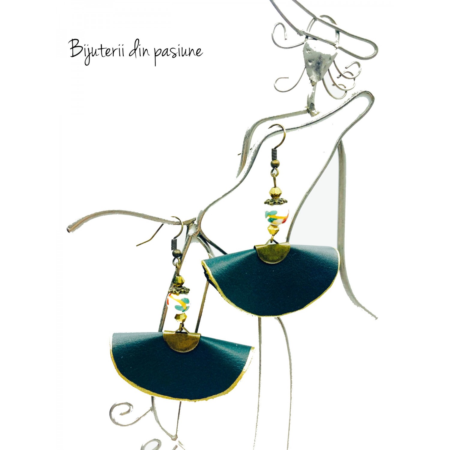 Cercei Handmade din Piele Naturala Smarald Vintage Doll – Cercei Cercei Handmade din Piele Naturala Smarald Vintage Doll – Cercei