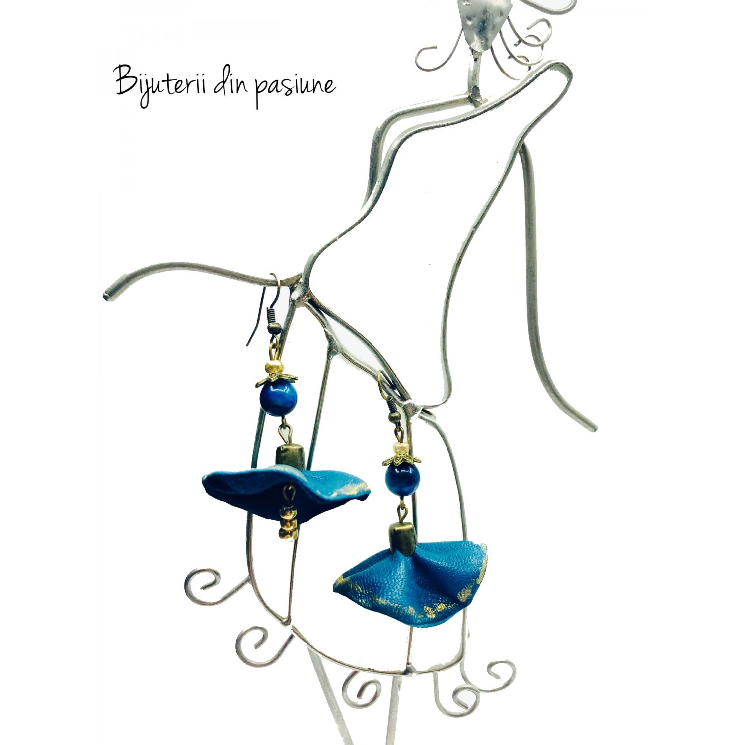 Cercei Handmade din Piele Naturala Turcoaz Vintage Doll – Cercei