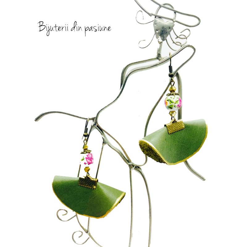 Cercei Handmade din Piele Naturala Verde Vintage Doll – Cercei Cercei Handmade din Piele Naturala Verde Vintage Doll – Cercei