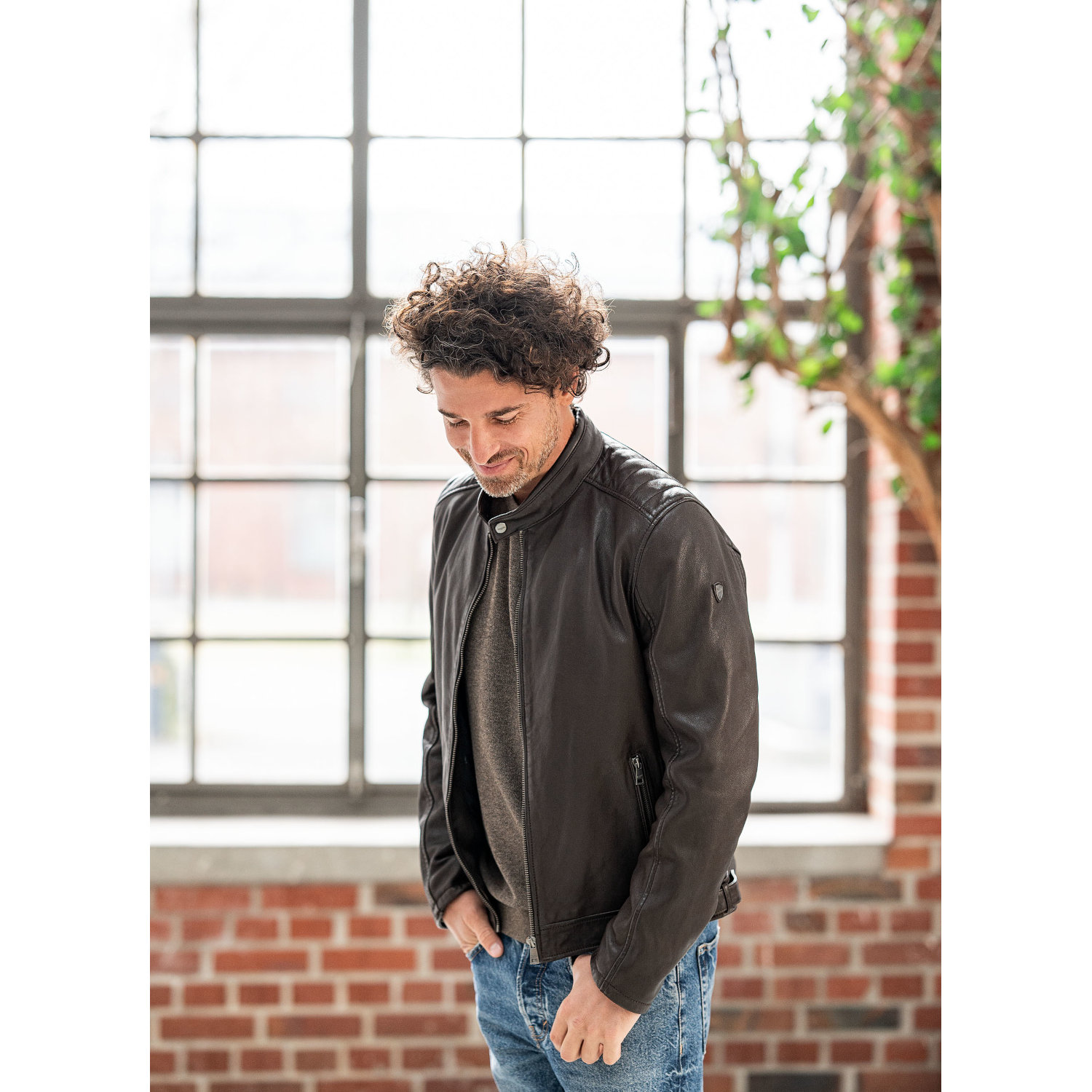 Geaca de Piele Barbati Mauritius Maro Inchis GMBrody – Black Friday Geaca de Piele Barbati Mauritius Maro Inchis GMBrody – Black Friday