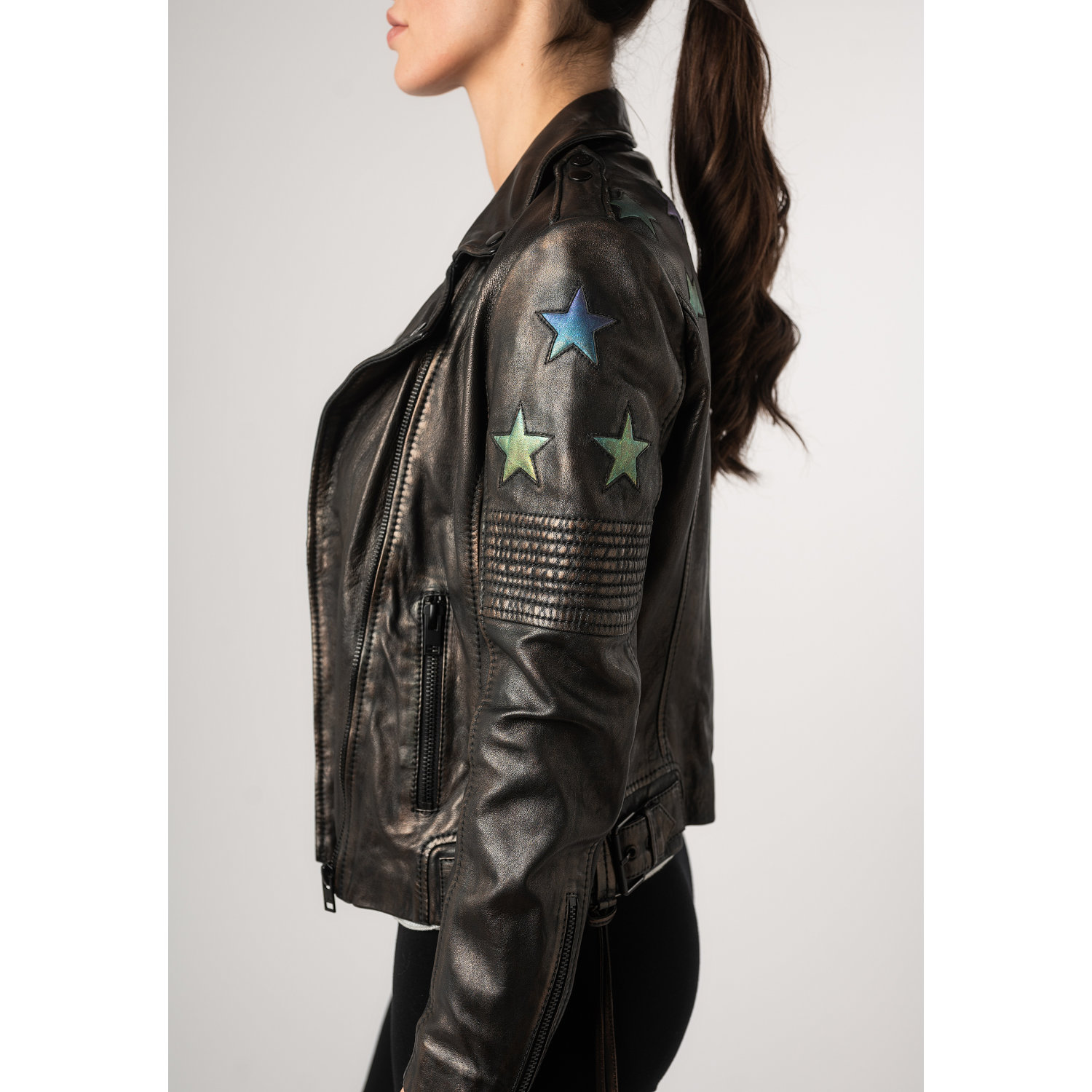 Geaca de Piele Dama 2.0 by Mauritius Negru/Holografic 2Wwona – Geci de Piele Geaca de Piele Dama 2.0 by Mauritius Negru/Holografic 2Wwona – Geci de Piele