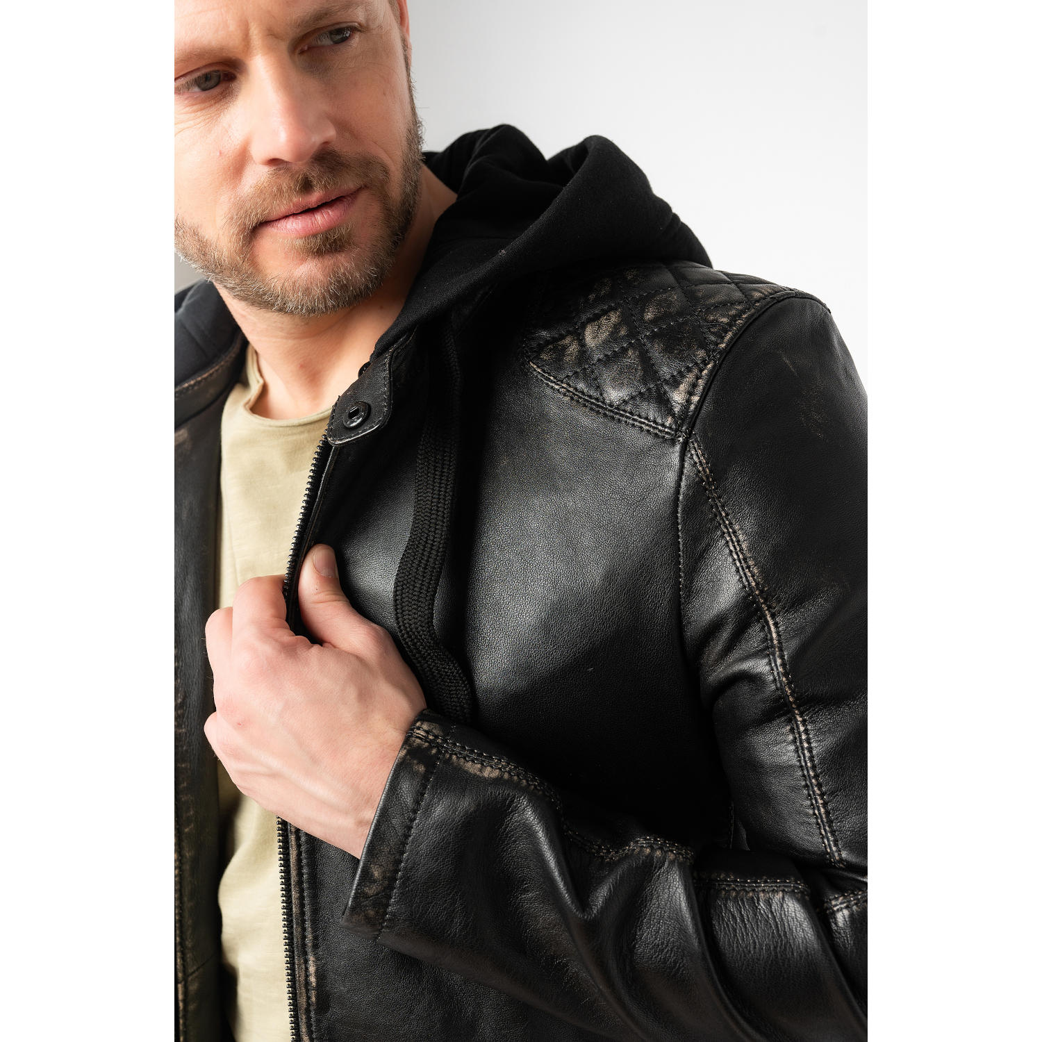 Geaca de Piele Barbati Mauritius Negru Antic MMHayato 2 – Geci de Piele Geaca de Piele Barbati Mauritius Negru Antic MMHayato 2 – Geci de Piele