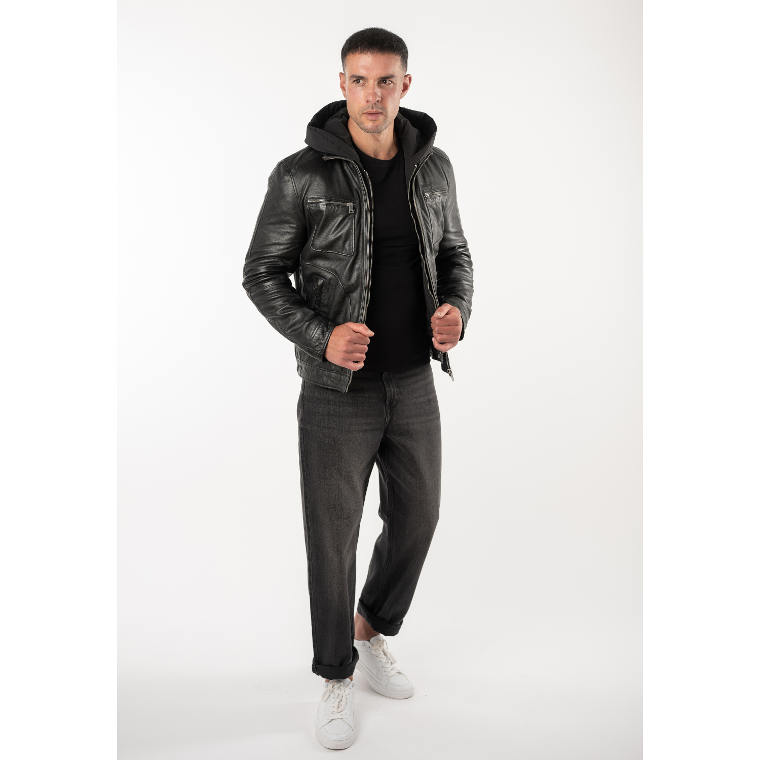 Mauritius MMHocki - Geacă de Piele Bărbați Neagră cu Glugă Detașabilă, Regular Fit, Stil Urban Geacă de Piele Bărbați Mauritius MMHocki Neagră cu Glugă Detașabilă, Stil Urban