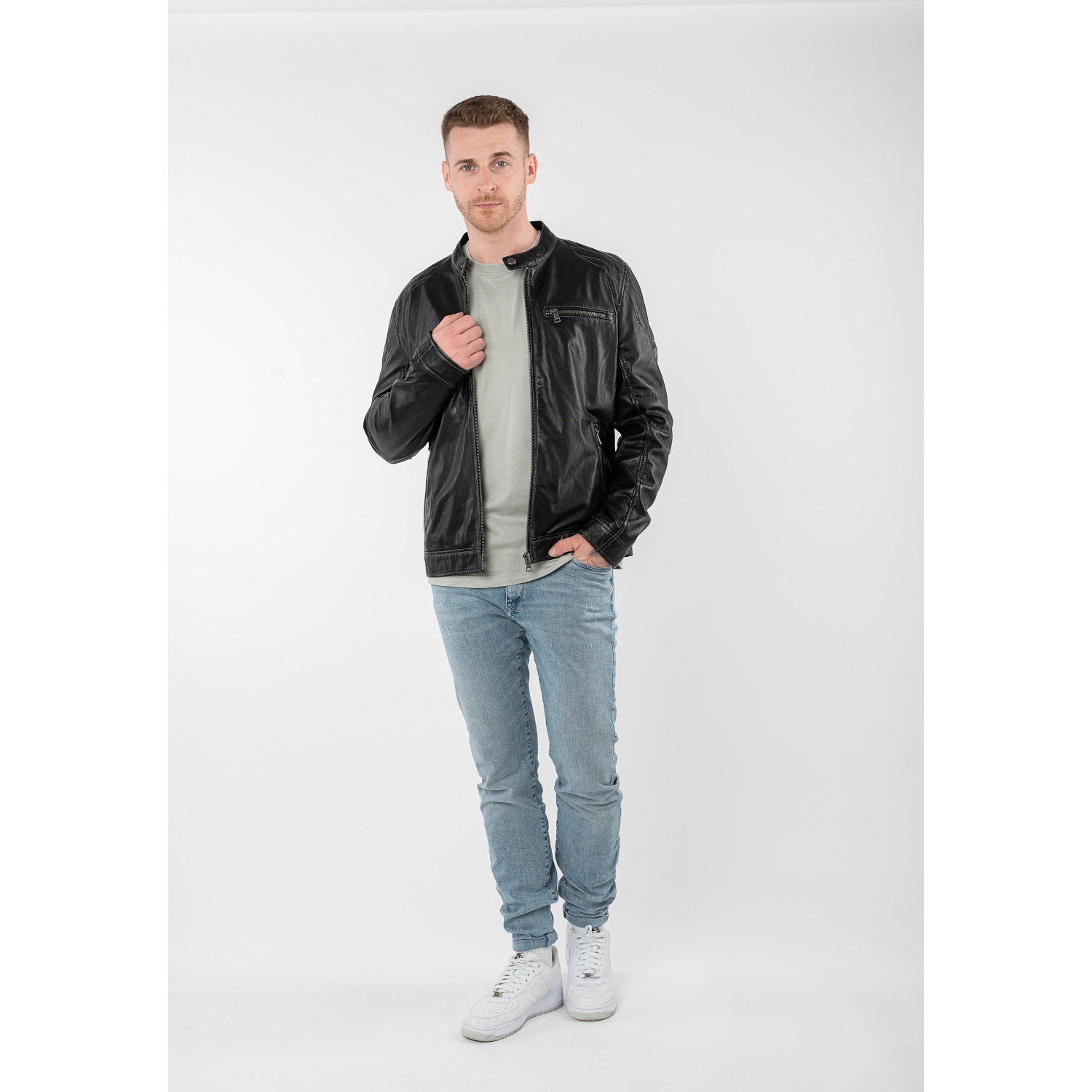 Geacă de piele biker bărbați Mauritius MMOrvay neagră cu umeri matlasați și fermoare metalice