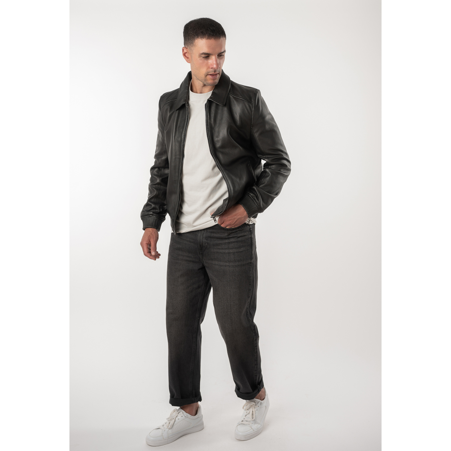 Mauritius Silver MSMGyan - Geacă de Piele Bărbați Neagră Regular Fit, Stil Bomber Modern Geacă de Piele Bărbați Mauritius Silver Neagră MSMGyan Stil Bomber
