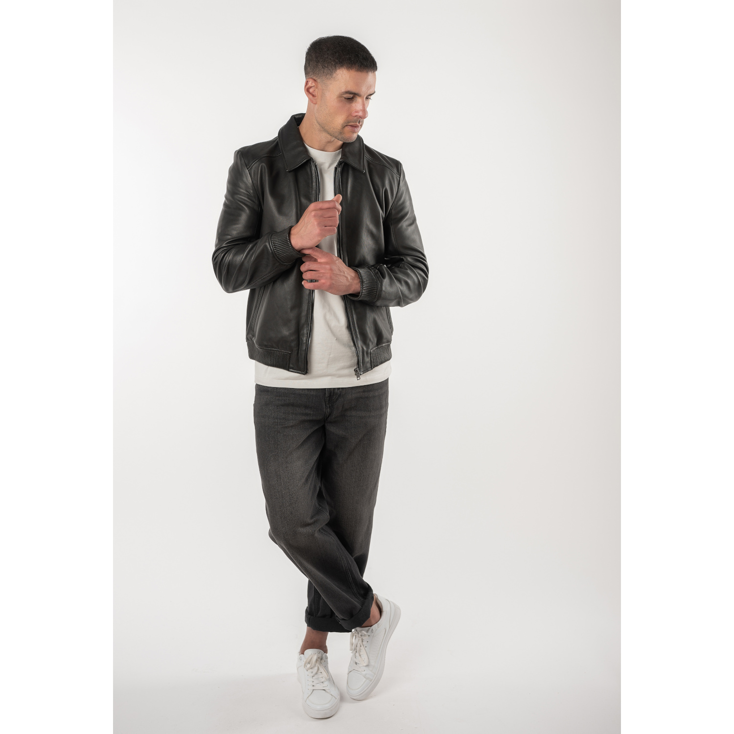 Mauritius Silver MSMGyan - Geacă de Piele Bărbați Neagră Regular Fit, Stil Bomber Modern Geacă de Piele Bărbați Mauritius Silver Neagră MSMGyan Stil Bomber
