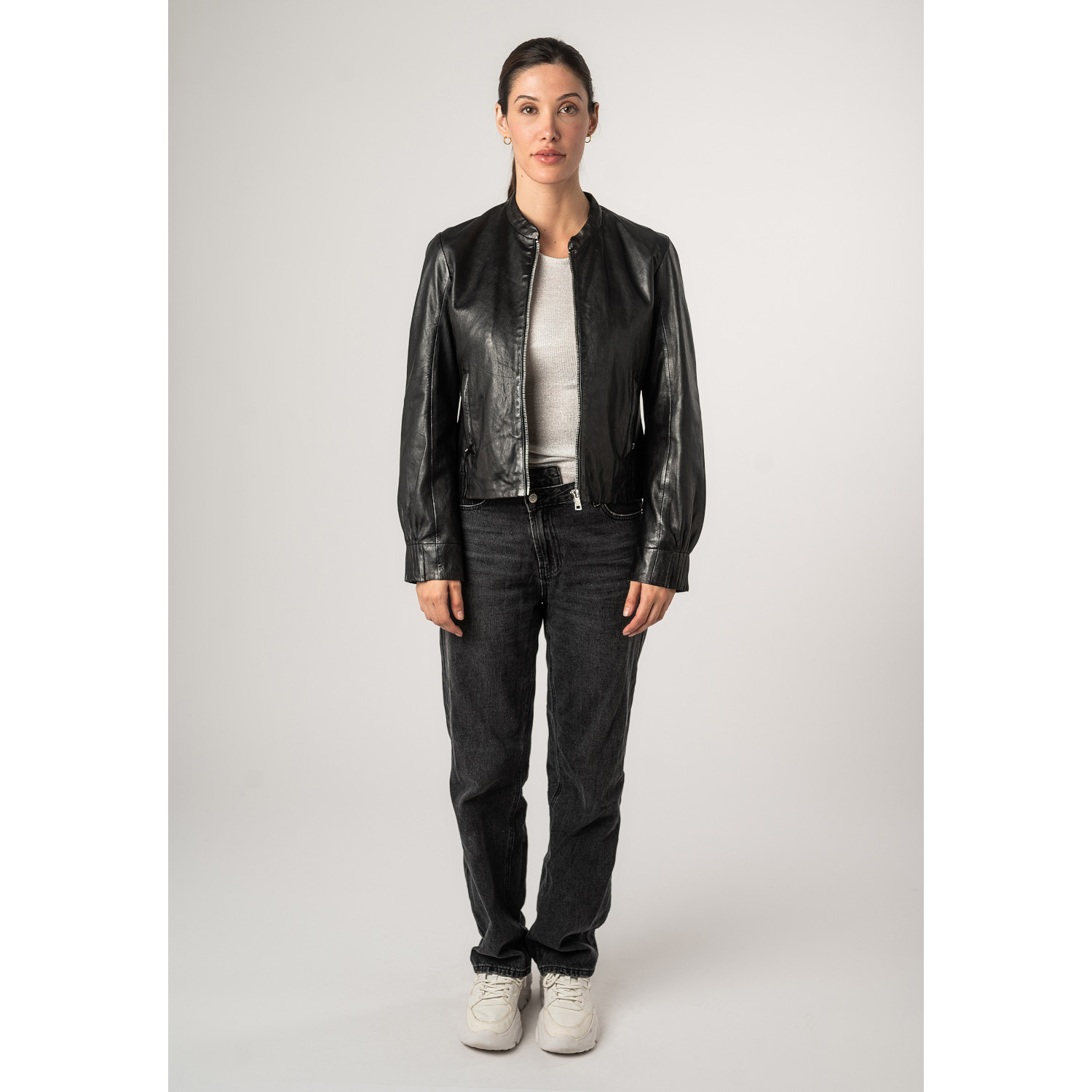 Geaca Piele Mauritius MWCandie - Design Elegant cu Manșete Plisate geaca piele naturala dama mauritius mwcandie neagra mansete plisate