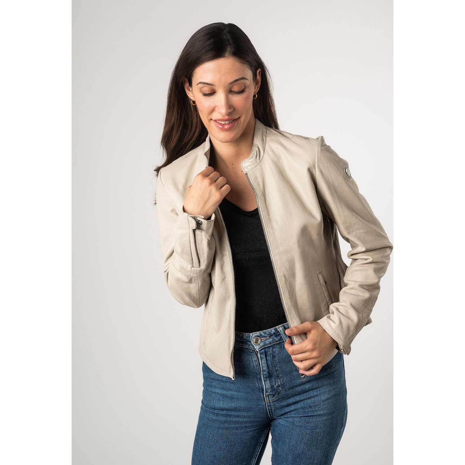 Geaca Piele Mauritius MWCelly - Design Modern Ivory geaca piele naturala dama mauritius mwcelly alb ivoriu guler stand-up