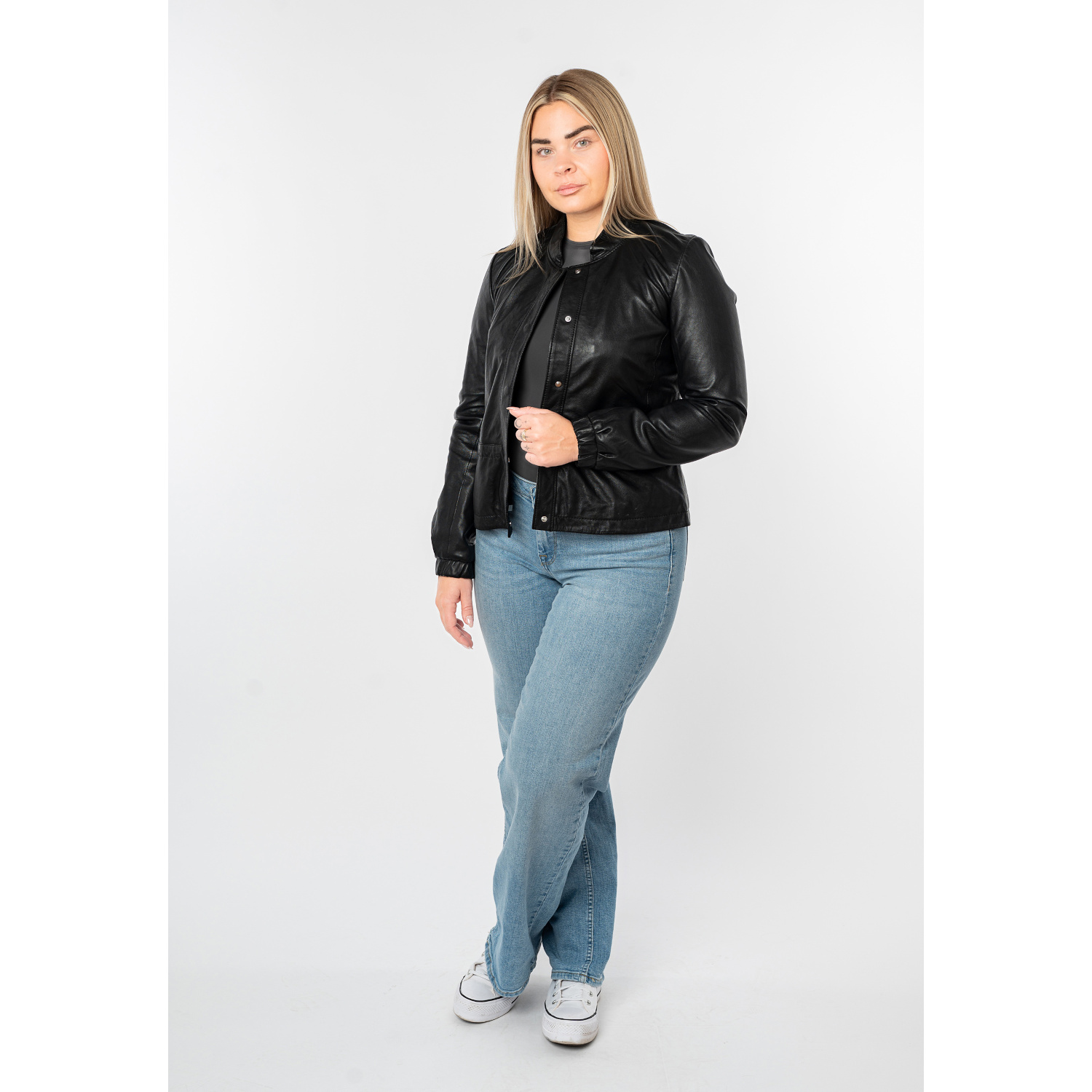 Geacă scurtă piele damă neagră Mauritius MWEliz model minimalist