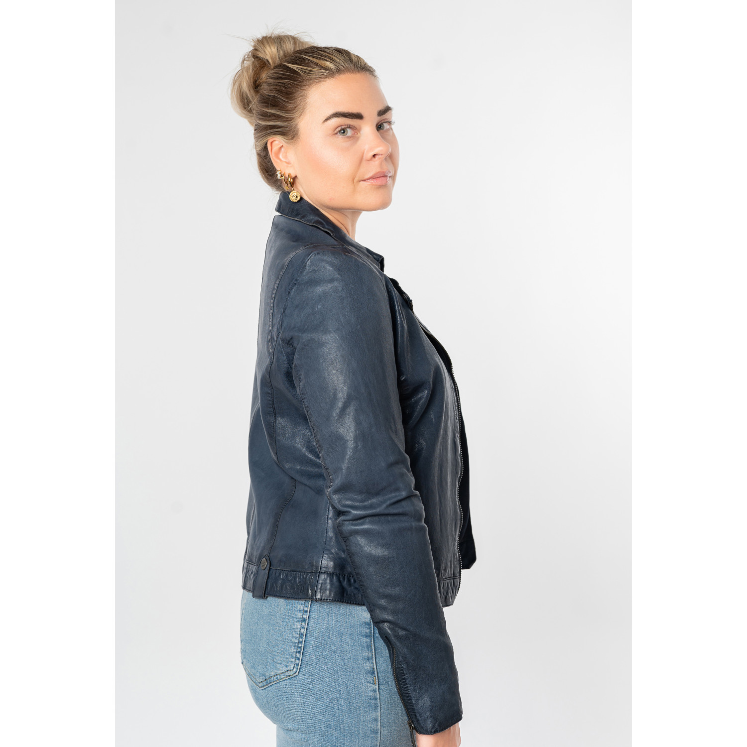 Geaca de Piele Dama Mauritius Albastra MWFarah – Geci de Piele Geaca de Piele Dama Mauritius Albastra MWFarah – Geci de Piele