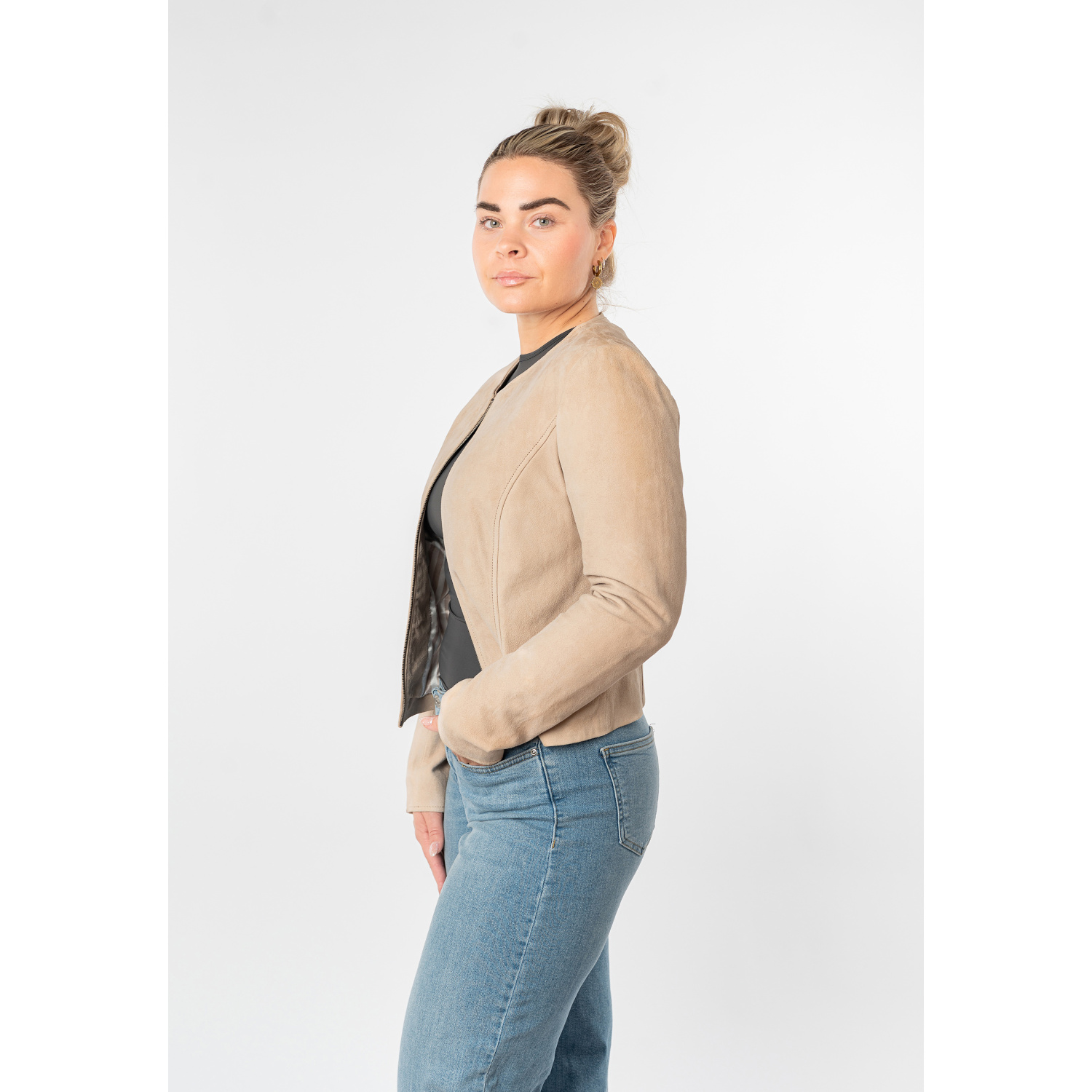 Mauritius MWQuynn - Geacă scurtă de piele damă bej - tip bolero elegantă Geacă scurtă de piele damă Mauritius MWQuynn bej tip bolero elegantă