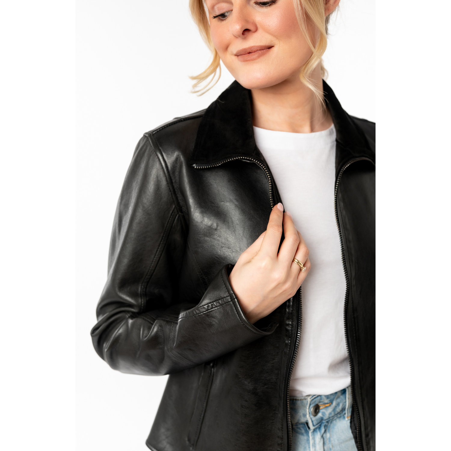 Geaca Piele Mauritius MWTabitha - Model Negru Clasic geaca piele dama mauritius neagra mwtabitha design minimalist inchidere centrala