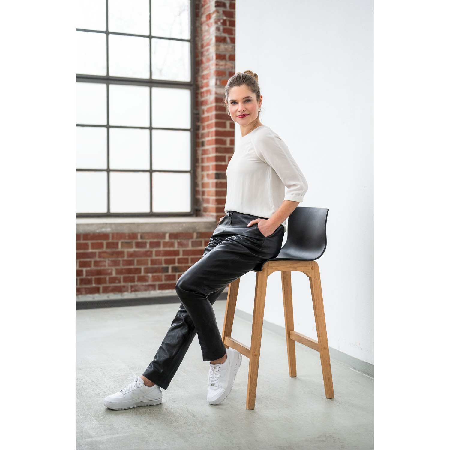 Pantaloni de piele damă Mauritius MWTamika – negru Pantaloni de piele damă Mauritius MWTamika, negru, vedere frontală