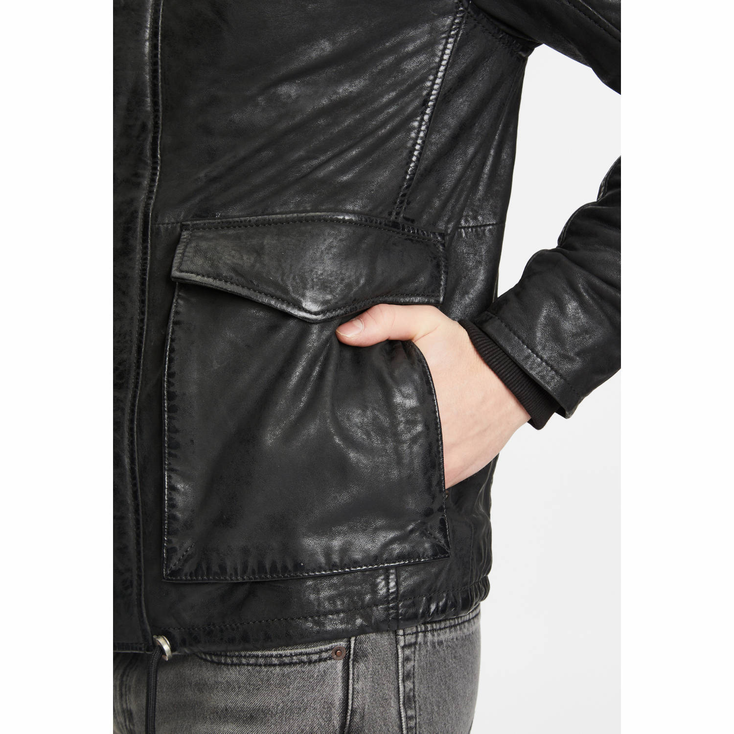 Geaca de Iarna din Piele Barbati Gipsy Neagra GMElyas – IMBRACAMINTE Geaca de Iarna din Piele Barbati Gipsy Neagra GMElyas – IMBRACAMINTE
