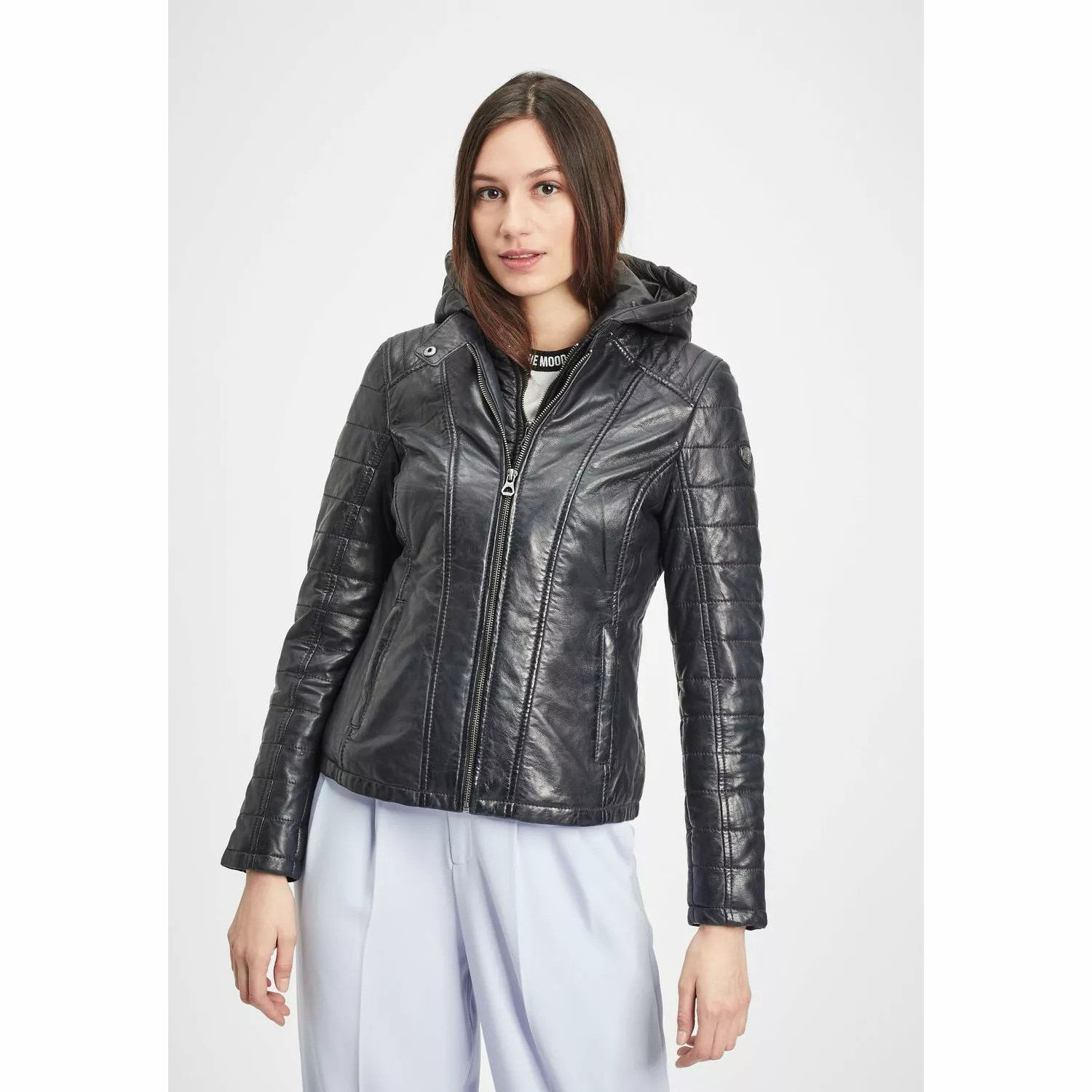 Geaca de Piele Dama Gipsy Negru/Bleumarin GWMera LACEV – IMBRACAMINTE Geaca de Piele Dama Gipsy Negru/Bleumarin GWMera LACEV – IMBRACAMINTE