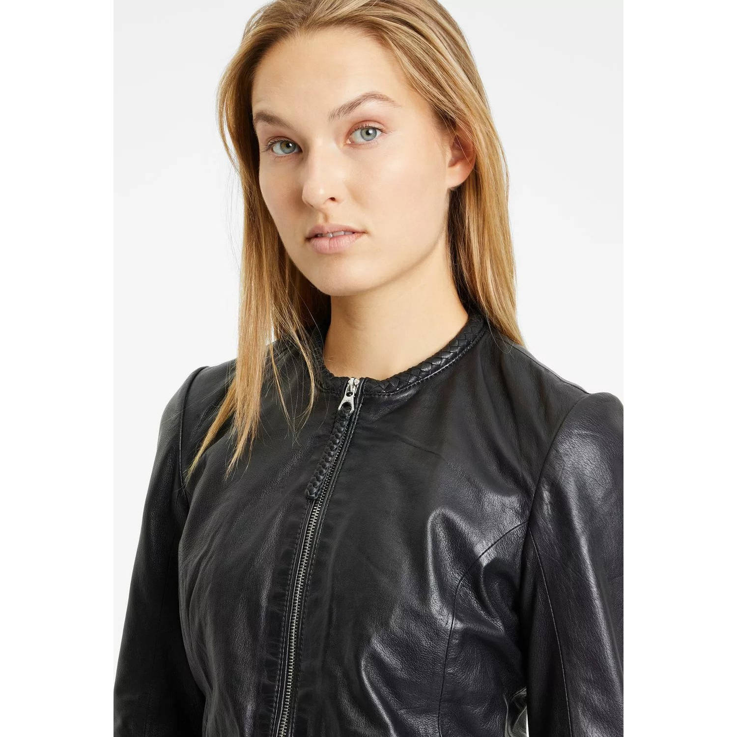 Geaca de Piele Dama Gipsy Neagra GWZai – IMBRACAMINTE Geaca de Piele Dama Gipsy Neagra GWZai – IMBRACAMINTE