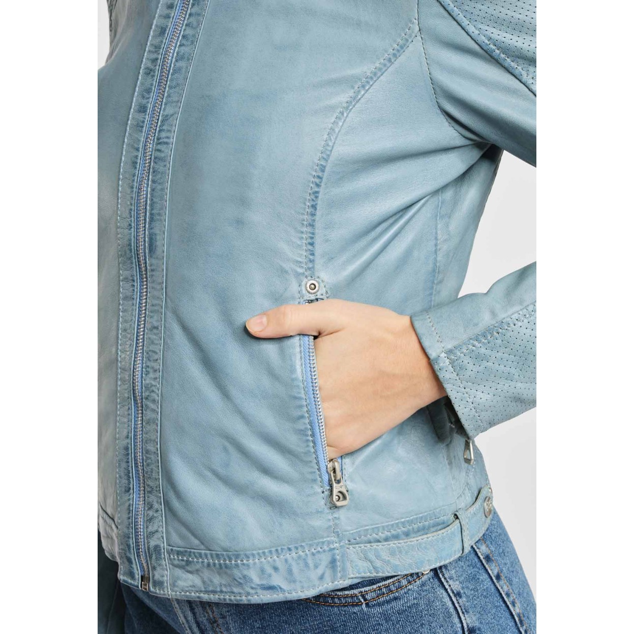 Geaca de Piele Naturala Dama Gipsy Albastru Deschis GGAelly LAMAS – IMBRACAMINTE Geaca de Piele Naturala Dama Gipsy Albastru Deschis GGAelly LAMAS – IMBRACAMINTE